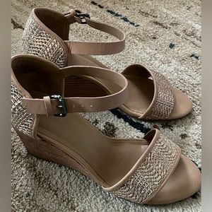 Gently used - Rose Gold Wedge